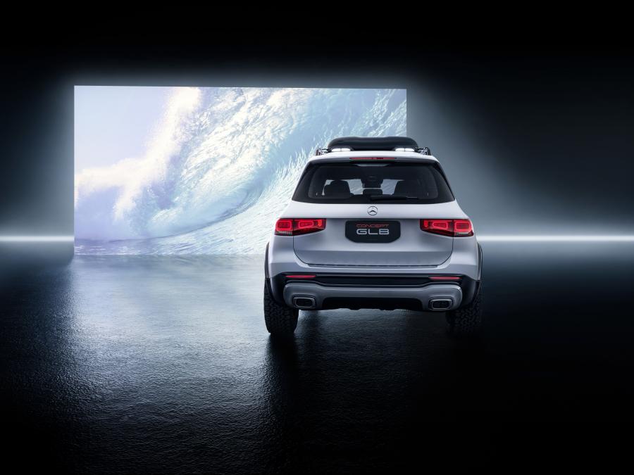  Mercedes-Benz Concept GLB 2019 года  (фото 6 из 24)
